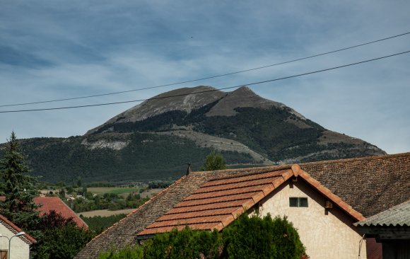 photo-1545328556-aa9bc53c7d64-france Climate Reluctance in France