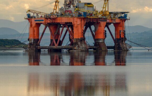 UK: Plan to Phase Out Fossil Fuel by 2030