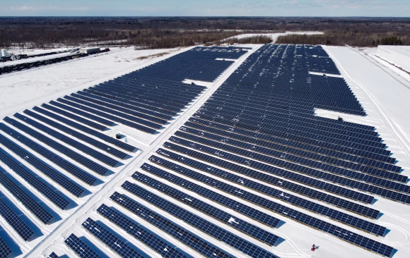 Canada 100 Canada: The Status of Solar and Wind Energy