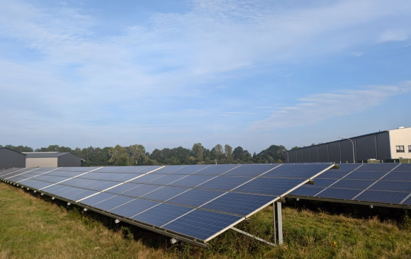Germany 100 Germany: The Status of Solar and Wind Energy